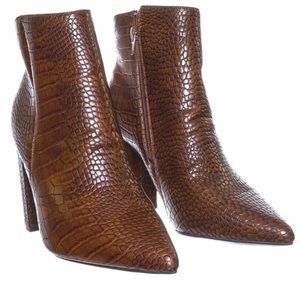 NWOT Bamboo Bellflower Bootie, size 9